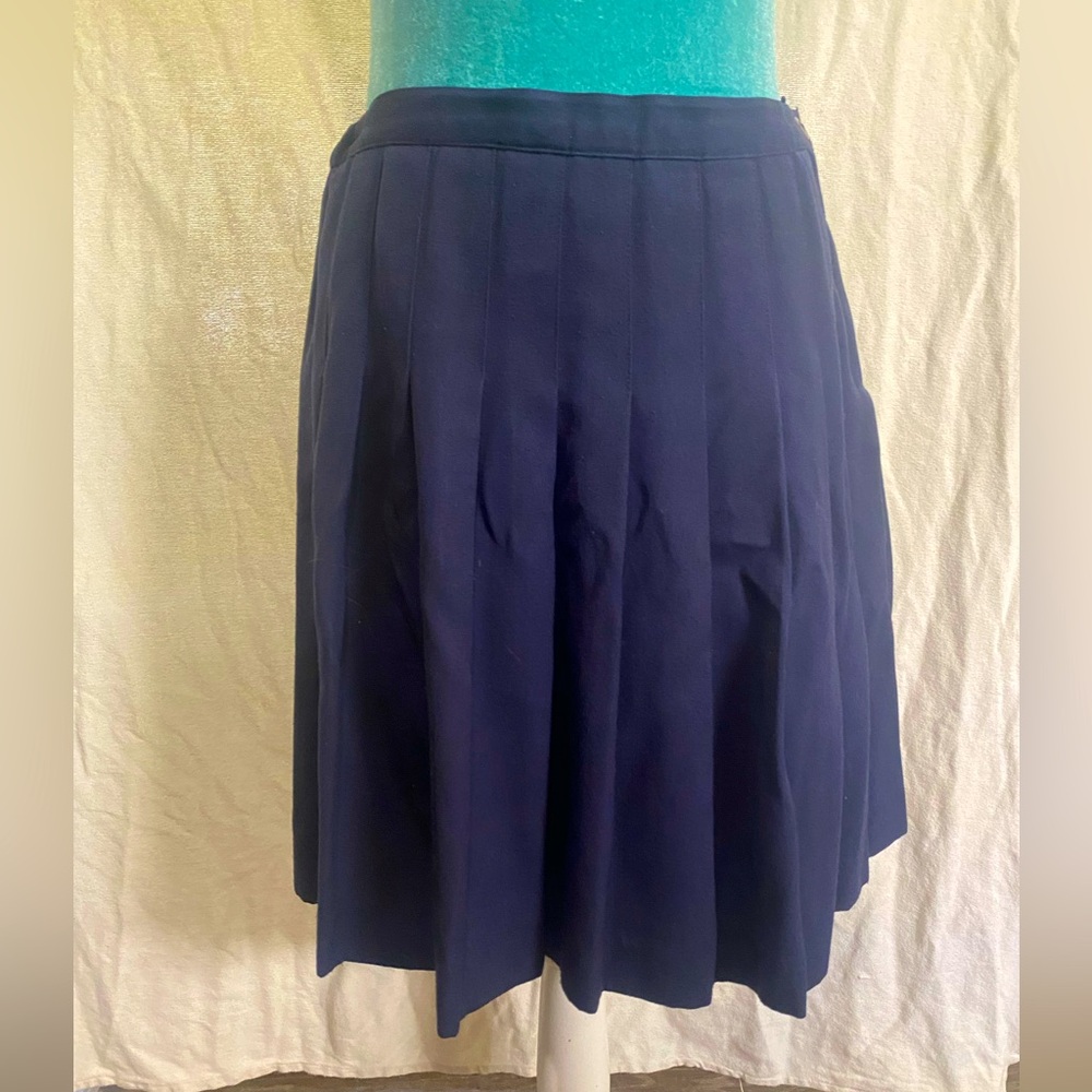 New moves: vintage pleated skirt